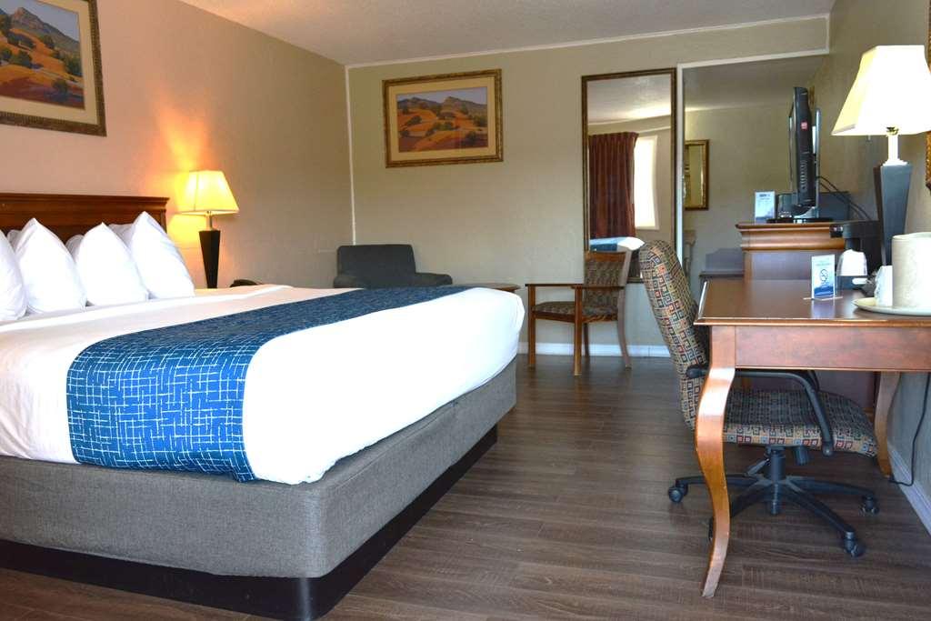 Travelodge By Wyndham Trinidad Room photo